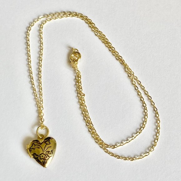 Vintage Gold Flower Heart Locket Necklace Dainty Small Photo Charm 18" Plated - Picture 8 of 10